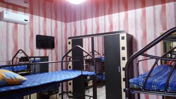 Фото номера Кровать в общем 6-местном номере Хостелы Viktoria Hostel г. Актобе 5