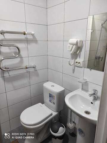 Фото номера Стандартный одноместный номер Отель ЖОМАРТ г. Актобе 7